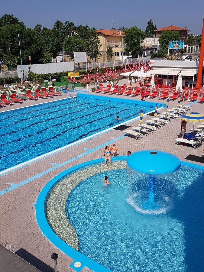 Hotel Monti Ричоне Екстериор снимка