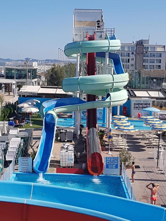Hotel Monti Ричоне Екстериор снимка