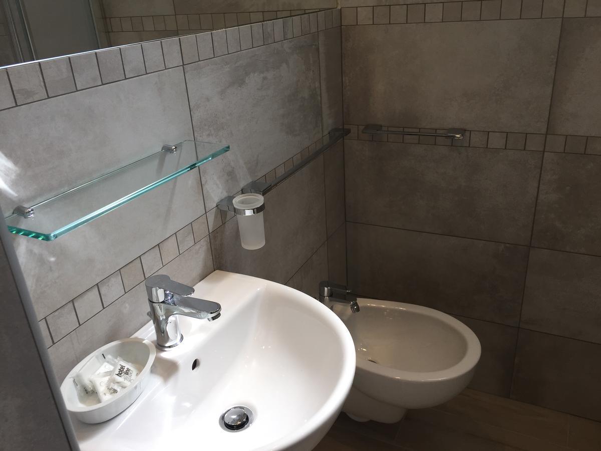 Hotel Monti Ричоне Екстериор снимка