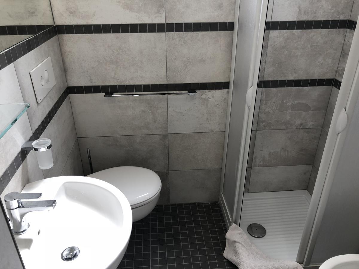 Hotel Monti Ричоне Екстериор снимка
