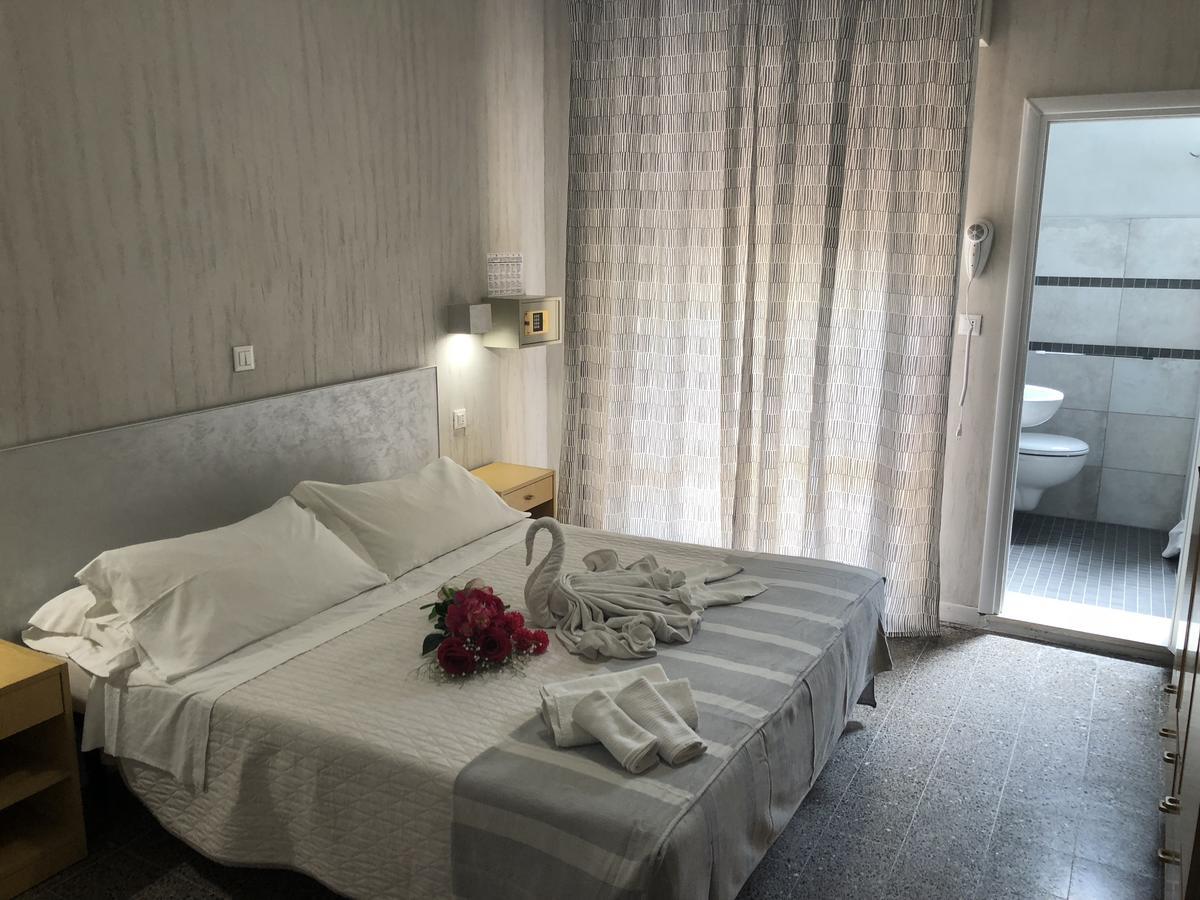 Hotel Monti Ричоне Екстериор снимка