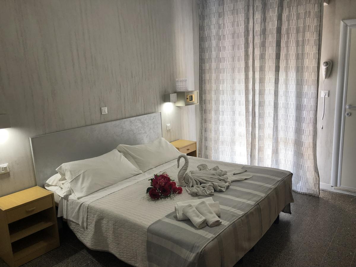 Hotel Monti Ричоне Екстериор снимка