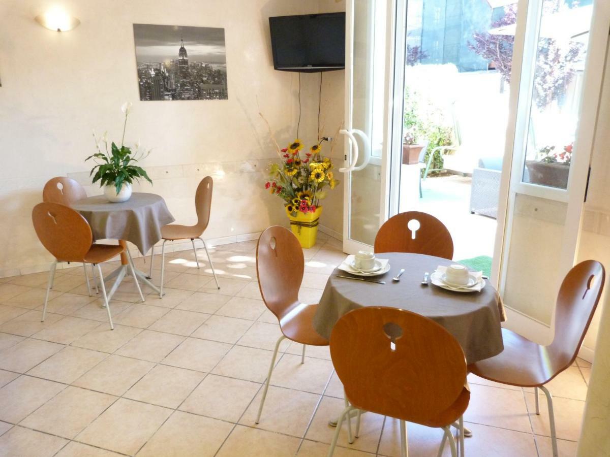 Hotel Monti Ричоне Екстериор снимка