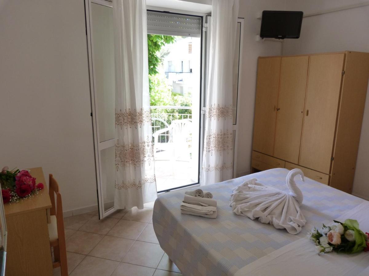 Hotel Monti Ричоне Екстериор снимка